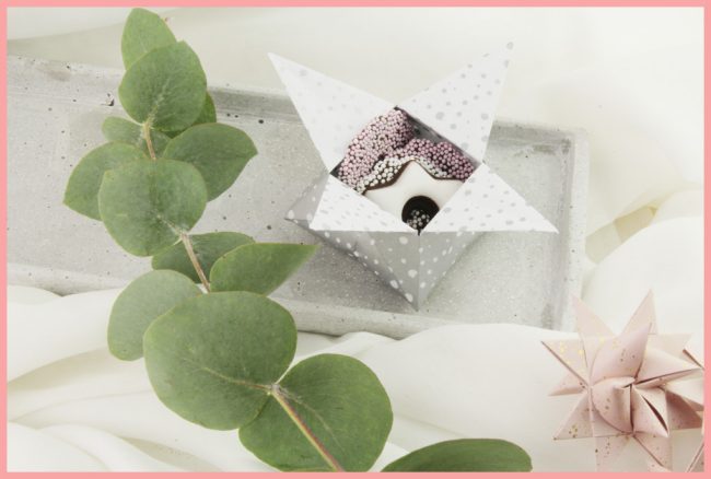 Origami Schachteln falten – DIY Anleitung für Sternschachtel Origami Schachteln falten - DIY Anleitung für Sternschachtel