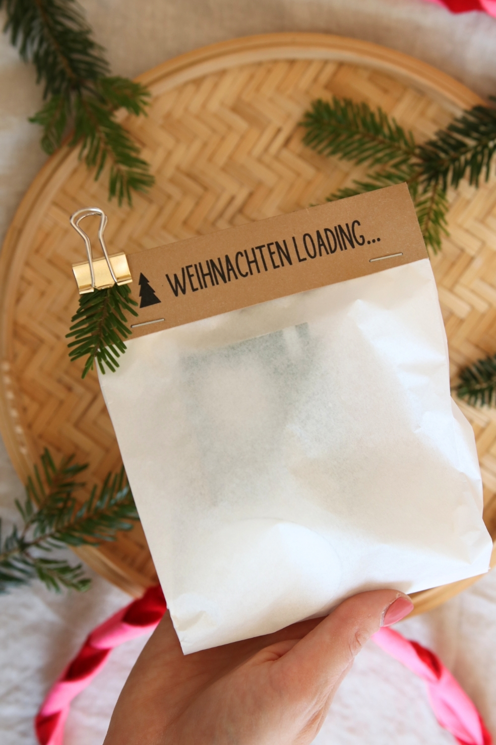 Weihnachtstüten mit Etiketten